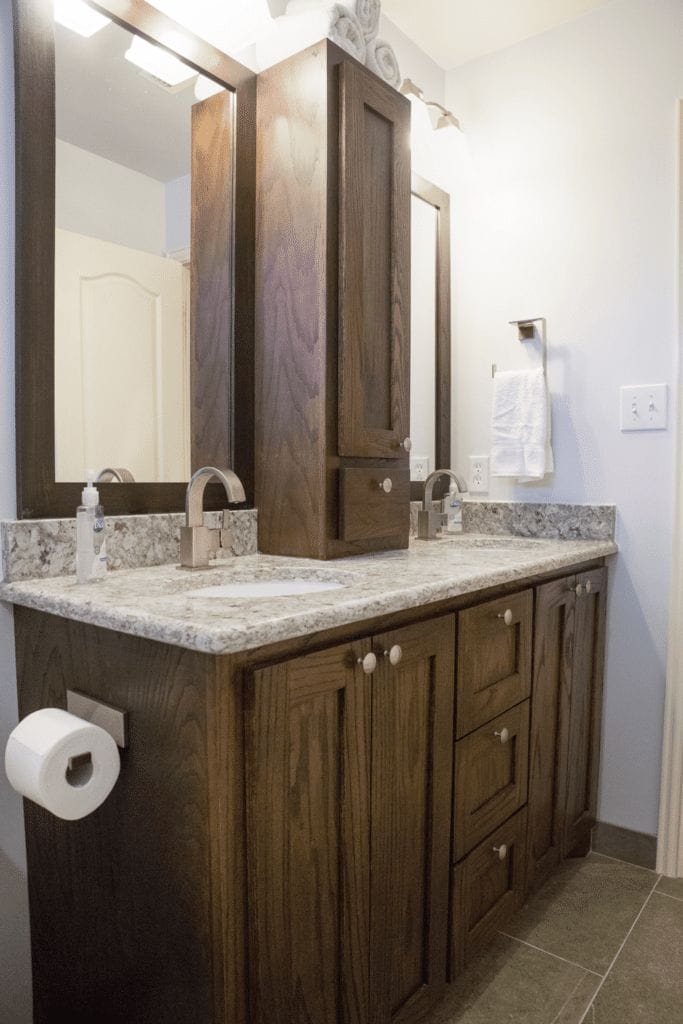 Small bathroom, custom vanity